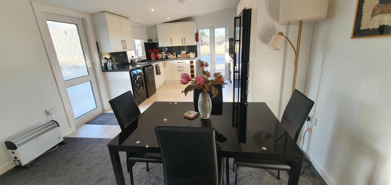 Spacious Well Equipped Chalet Bungalow Close To Nairn, Auldearn Bagian luar foto
